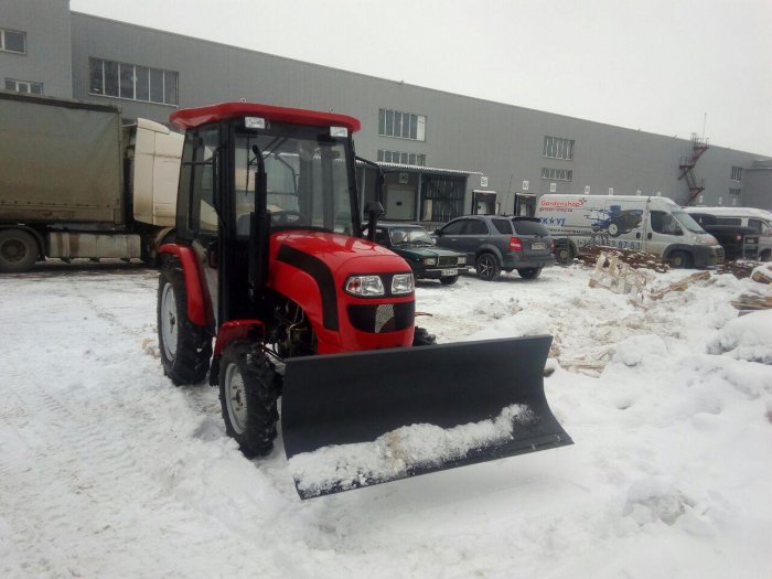 Расчистка участка парковки от снега в Коломне