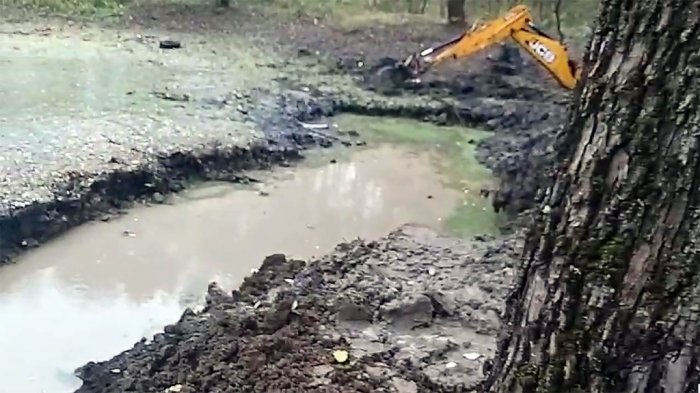 Пожарный водоем, открытый резервуар для хранения воды 